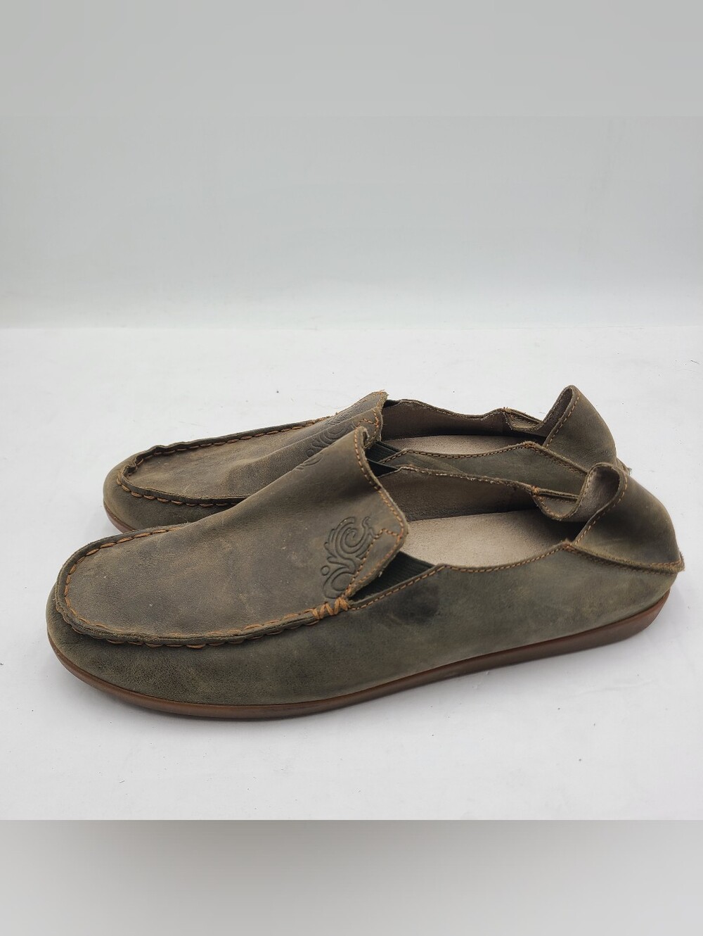 B52 Olukai women’s Moloa Brown Leather Slip-On Shoes, Size 10